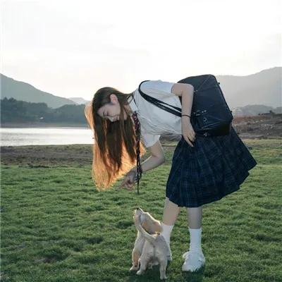 呢喃语页